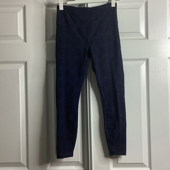 Athleta Pants - Athleta Black Blue Ultimate 7/8 Tights XS Pockets Athletic